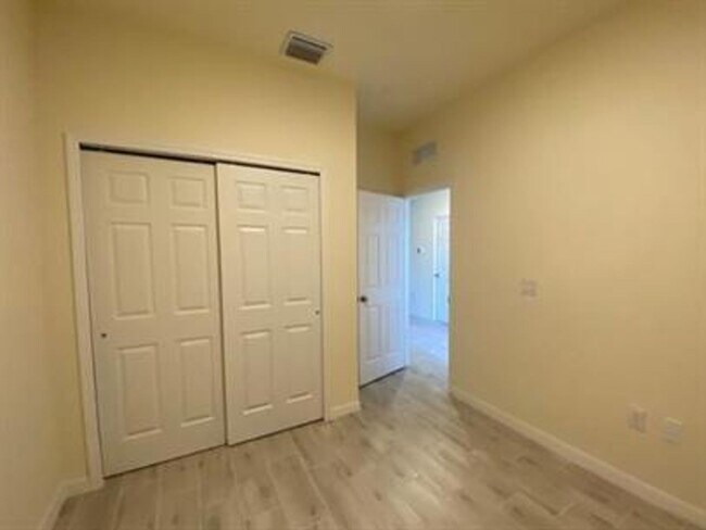 Building Photo - 1116/1118 Albert Ave