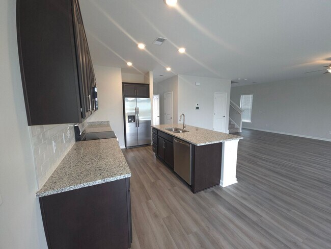 Building Photo - 101 Fenway St