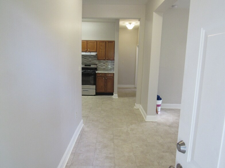 Building Photo - 4014 Maine Ave