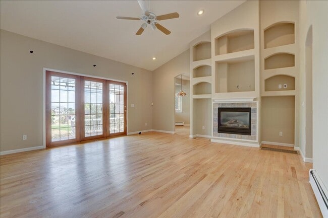 Building Photo - Amazing Custom Ranch with Privacy and Spra...