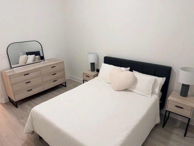 Building Photo - 150 E Robinson St