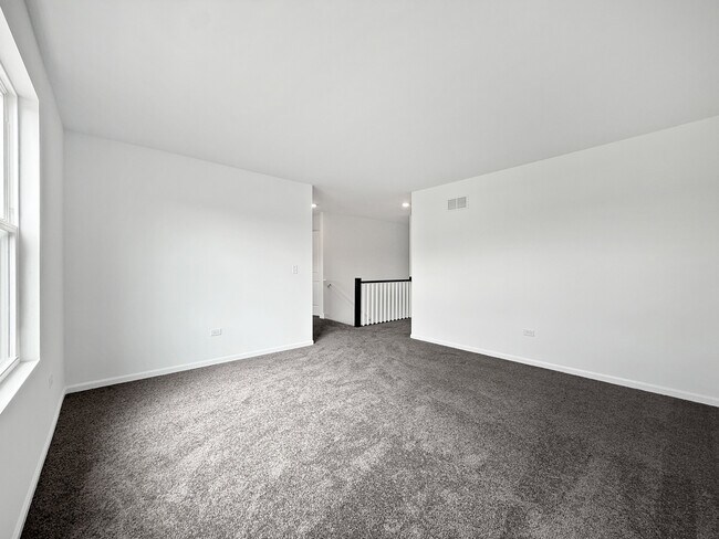 Building Photo - 1215 Stonegate Dr