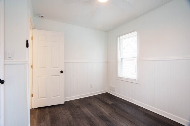 Building Photo - 361 Adams Ct