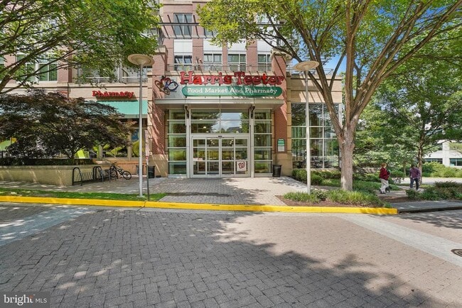 Building Photo - 1524 Lincoln Way