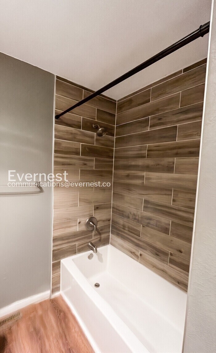 Building Photo - 3308 Roadrunner Trail