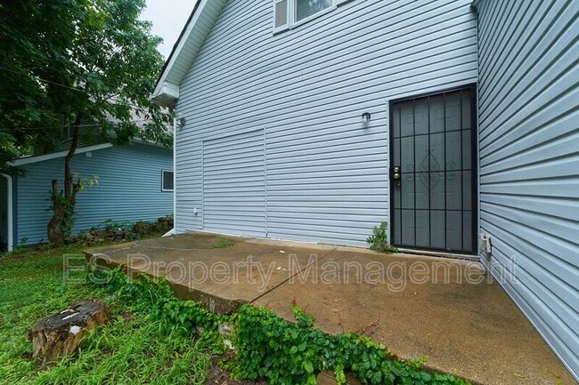 Building Photo - 2623 Indianapolis Ave