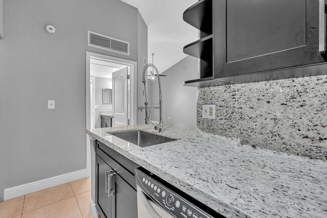Building Photo - 2803 N Oakland Forest Dr