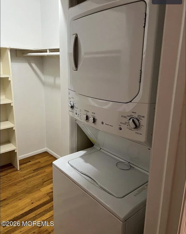 Building Photo - 711 Wall Rd