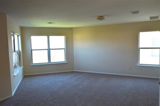 Building Photo - 2005 Rim Rock Dr