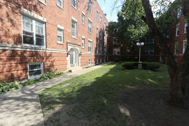 Primary Photo - 954 W Cornelia Ave