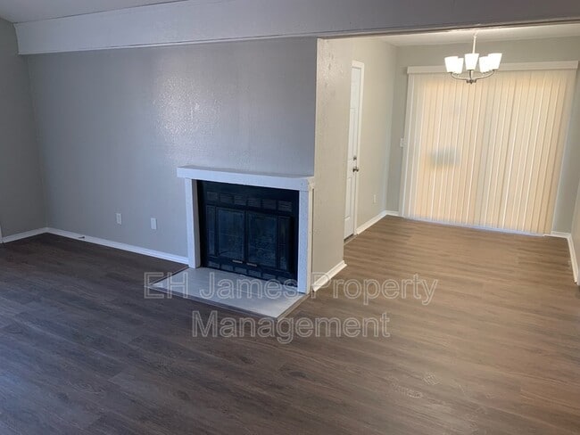 Building Photo - 11032 E 14th Ct