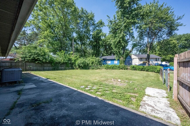 Building Photo - 3926 Malibu Dr