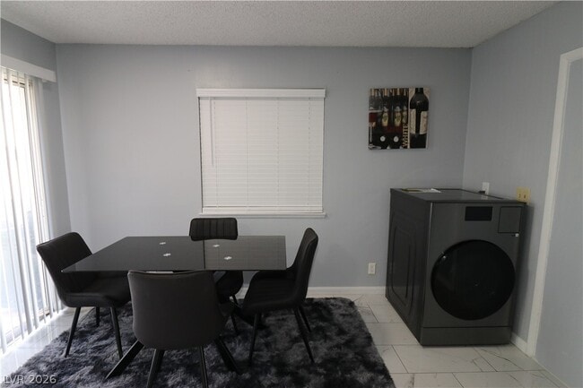 Building Photo - 4800 Fernley Way