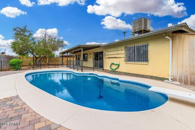 Building Photo - 4141 W Diana Ave