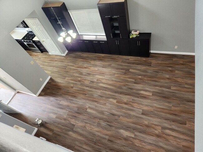 Building Photo - North Las Vegas Upgraded 4 Bedroom!