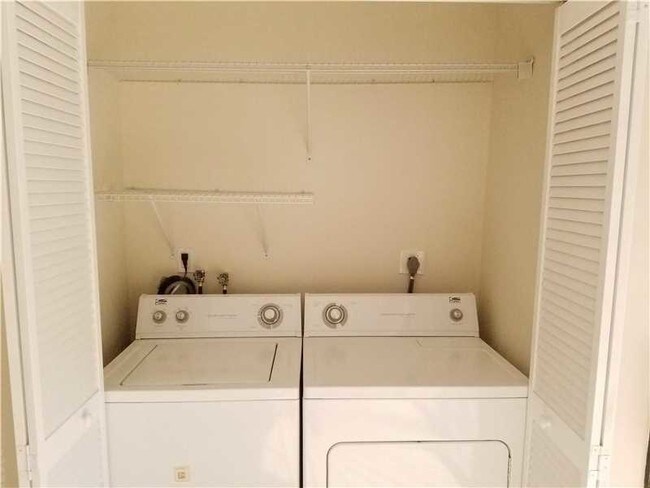 Building Photo - 3406 SW 16th Terrace