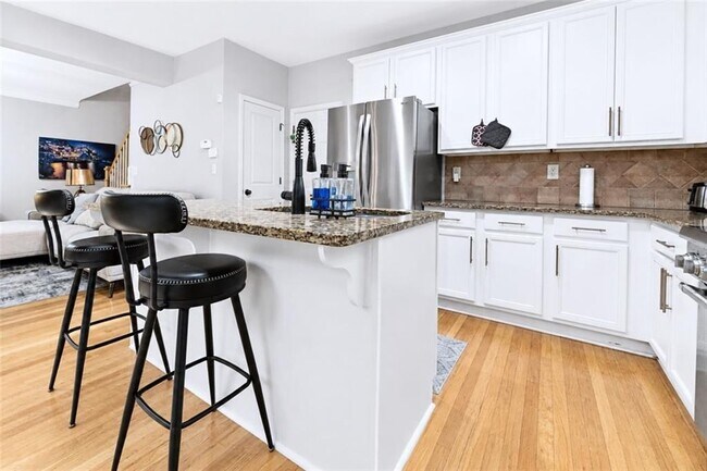 Building Photo - 2540 Village Creek Landing SE