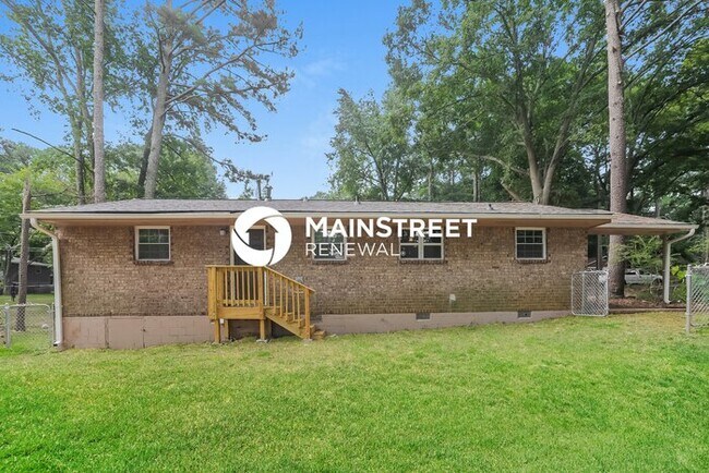 Building Photo - 3 Bedroom Pet-Friendly Home in CONLEY, GA with Main Street Renewal