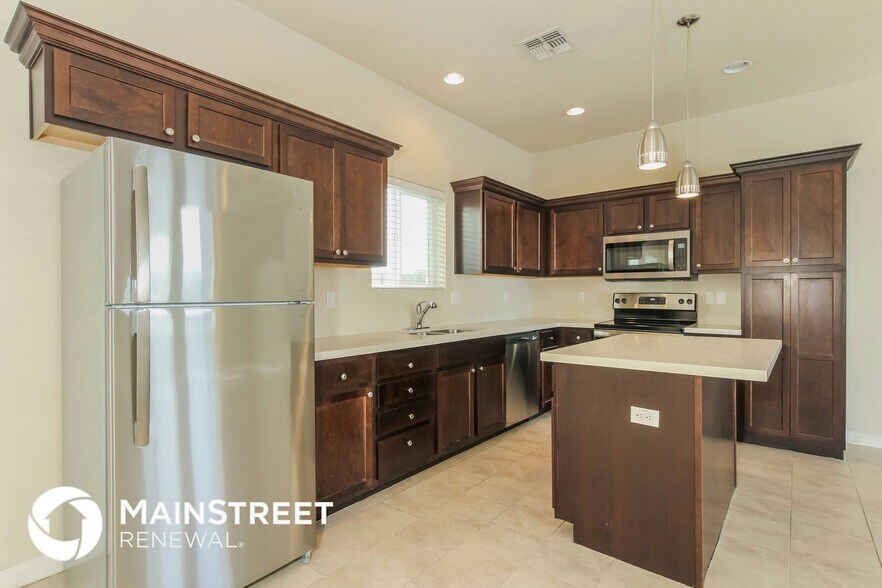 Building Photo - 2000 N 36th St