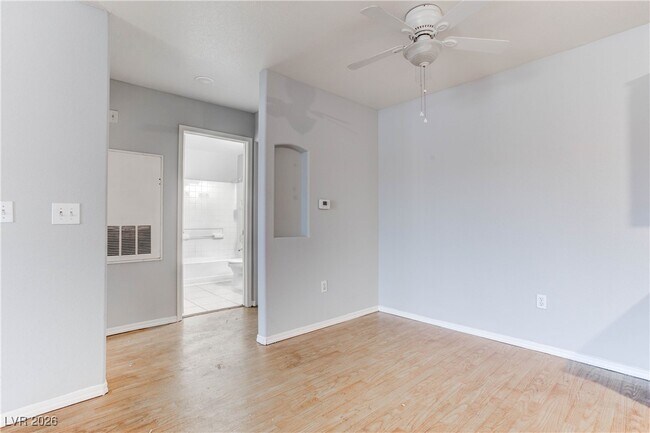 Building Photo - 4730 E Craig Rd