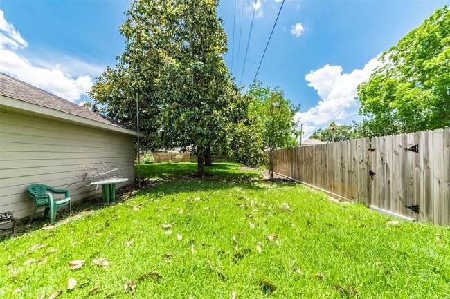 Building Photo - 2608 Leroy St