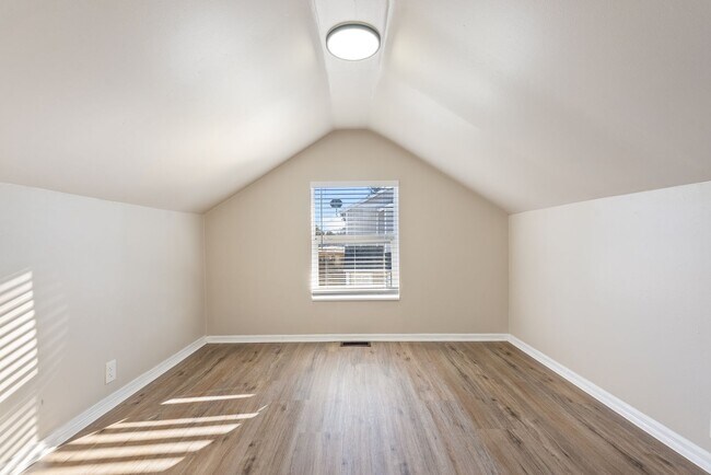 Building Photo - 2811 SE 125th Ave