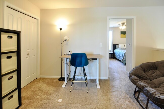 Building Photo - 4481 Bridgeview Ln