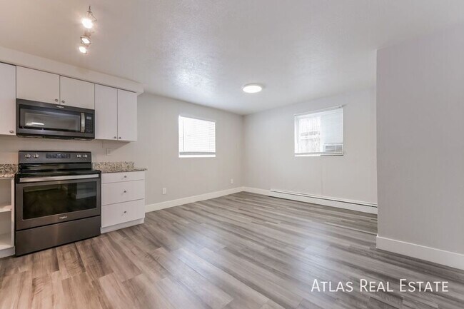 Building Photo - 3150 N Harlan St