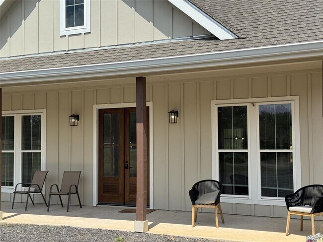 Building Photo - 1353 Red Town Rd
