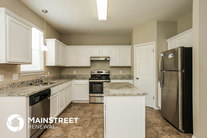 Building Photo - 8926 West Crk