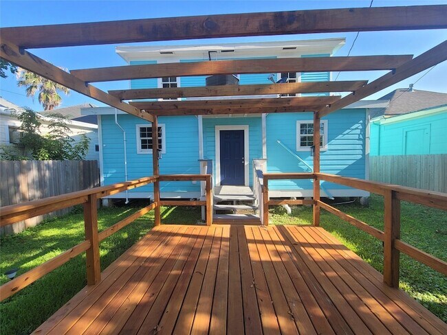 Building Photo - 3919 Avenue O