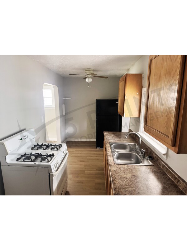 Building Photo - 4404 E 175th St