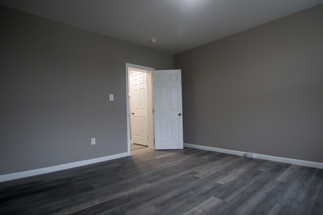 Building Photo - 4056 W Girard Ave