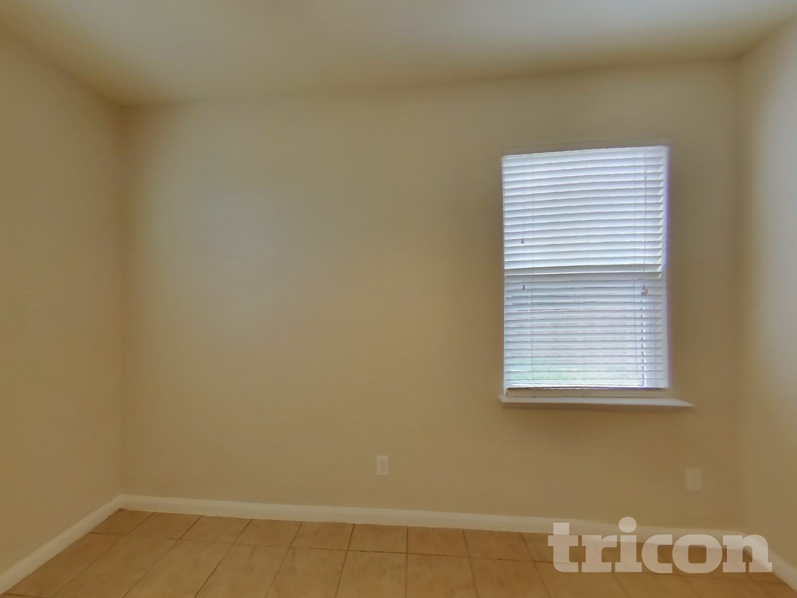 Building Photo - 4607 Le Villas