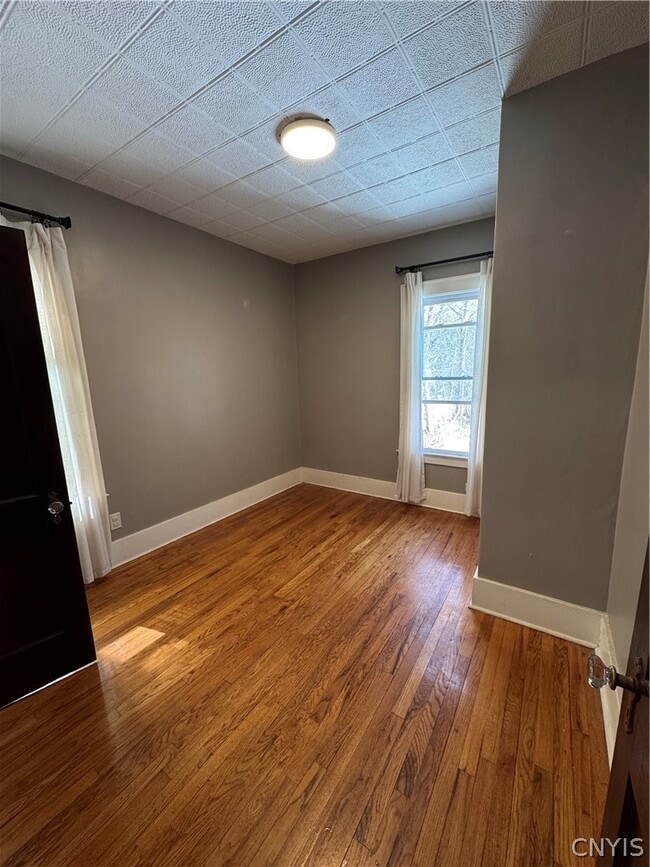 Building Photo - 220 Delhi St