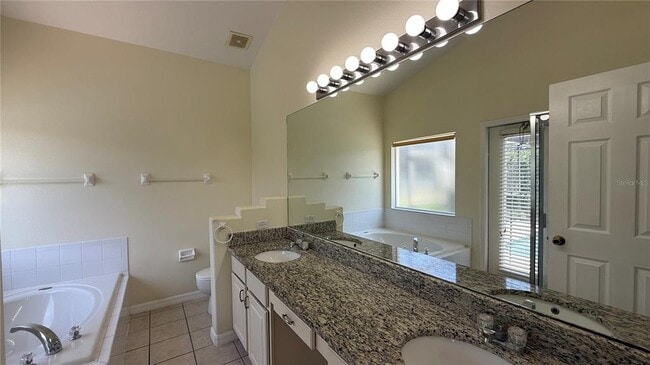 Building Photo - 16644 Rolling Green Dr