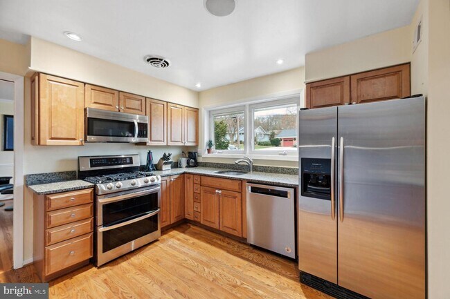 Building Photo - 6909 Andover Dr