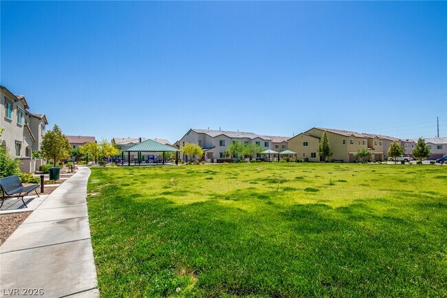 Building Photo - 825 Star Estates Ave