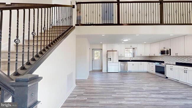 Building Photo - 40750 King Dr