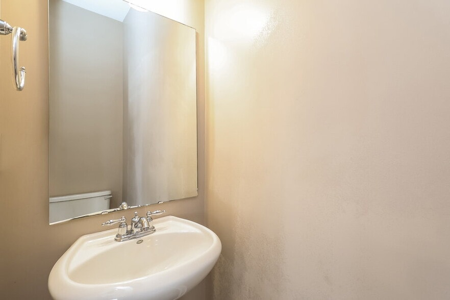 Building Photo - 13768 Aldenbrook Dr