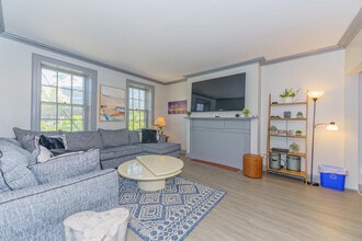 Building Photo - 113 Green St