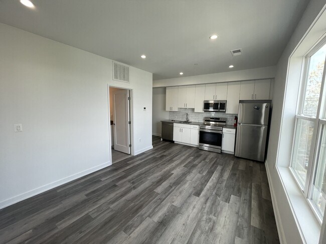 Building Photo - 2215 Minnesota Ave SE