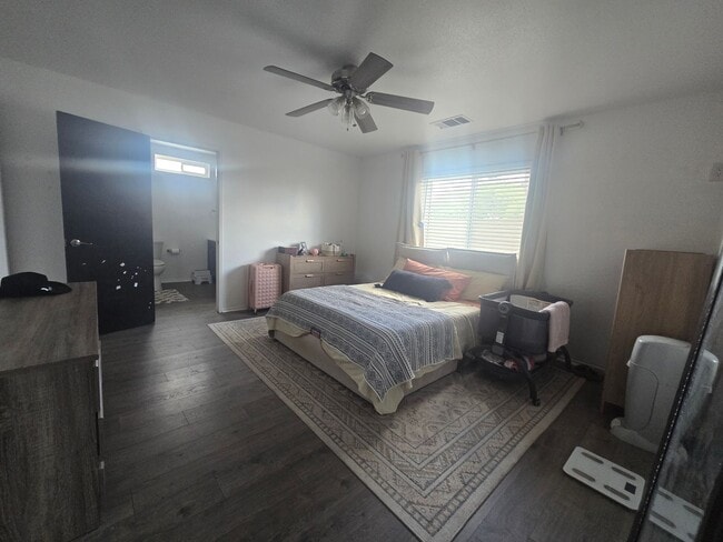 Building Photo - 3 Br 2 Ba home available