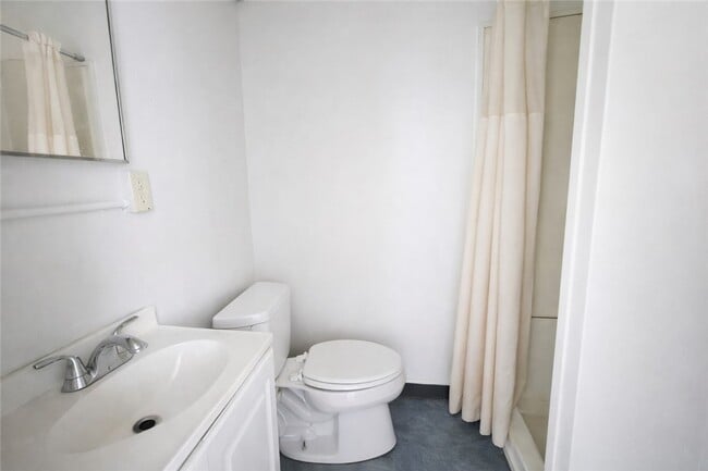 Building Photo - 110-112-112 Seneca St