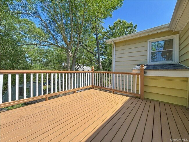Building Photo - 306 3rd Rd