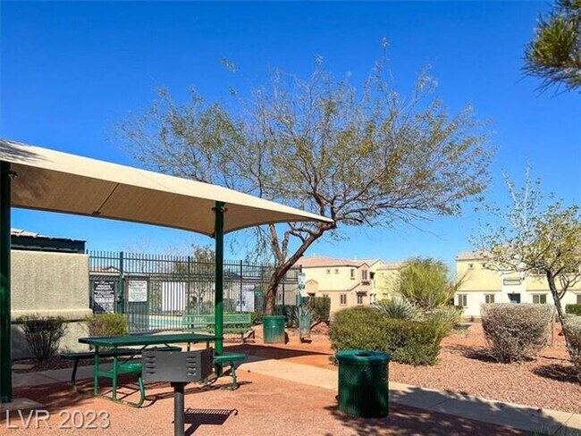 Building Photo - Cute 2-Story Henderson Home w/ Dual Primary Bedrooms!