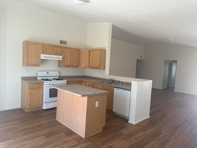 Building Photo - 3716 Rancher Loop NE