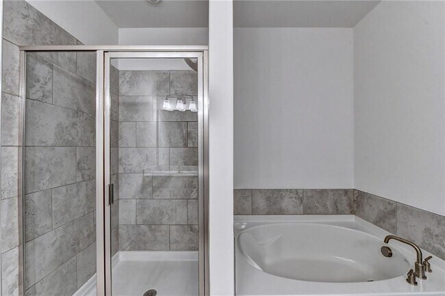 Building Photo - 477 Danville Ave