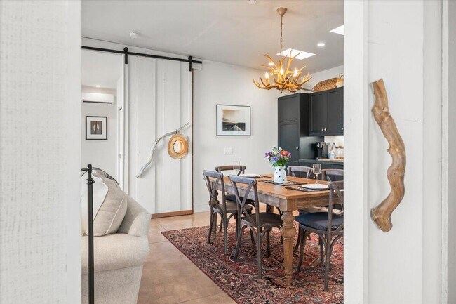 Building Photo - 60620 Kimlin Ave