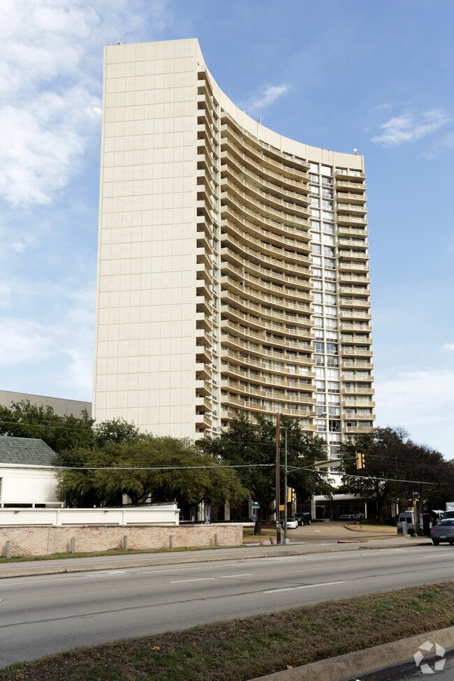 Preston Tower Condominiums Dallas, TX Apartment Finder